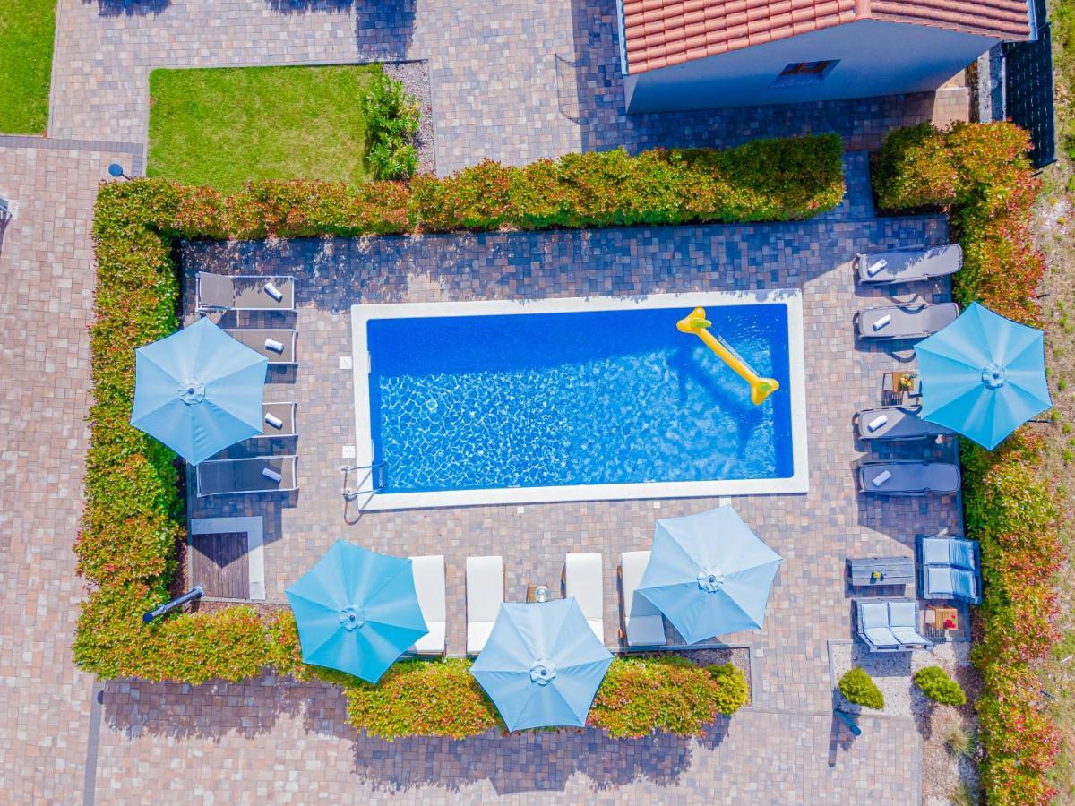 Guest House Flora Pazin Ngoại thất bức ảnh