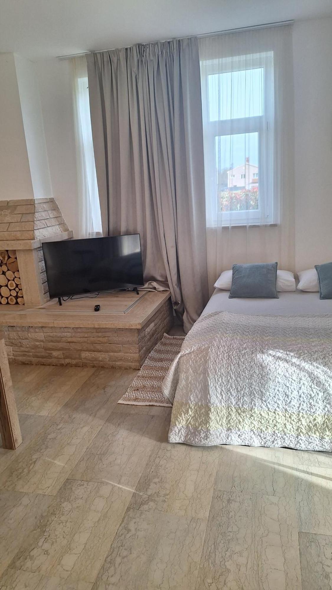 Guest House Flora Pazin Phòng bức ảnh